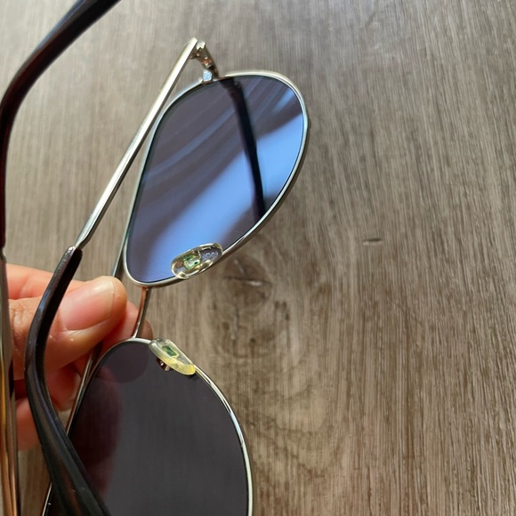 quay australia high key silver mirrored oversized metal frame aviator sunglasses - Picture 5 of 5